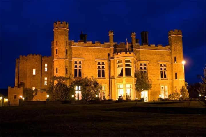 Cave Castle Hotel South Cave Exterior photo